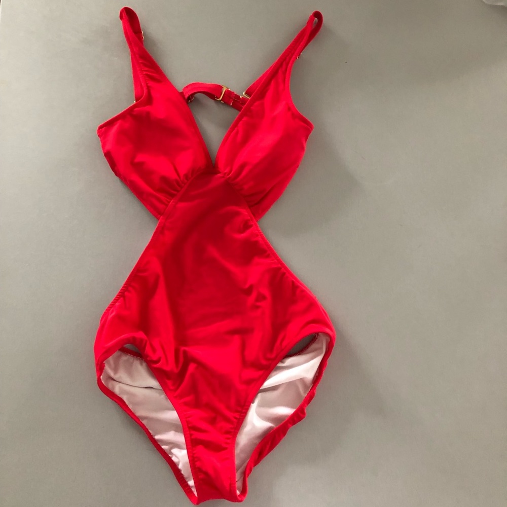 Venus monokini.